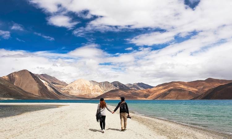 Ladakh Taxi  Service