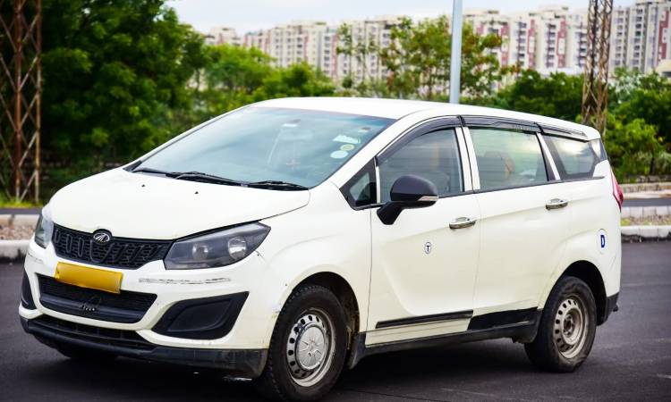 Mahindra Marazzo